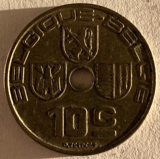 Иностранная монета 10 сантимов 1938 год Бельгия