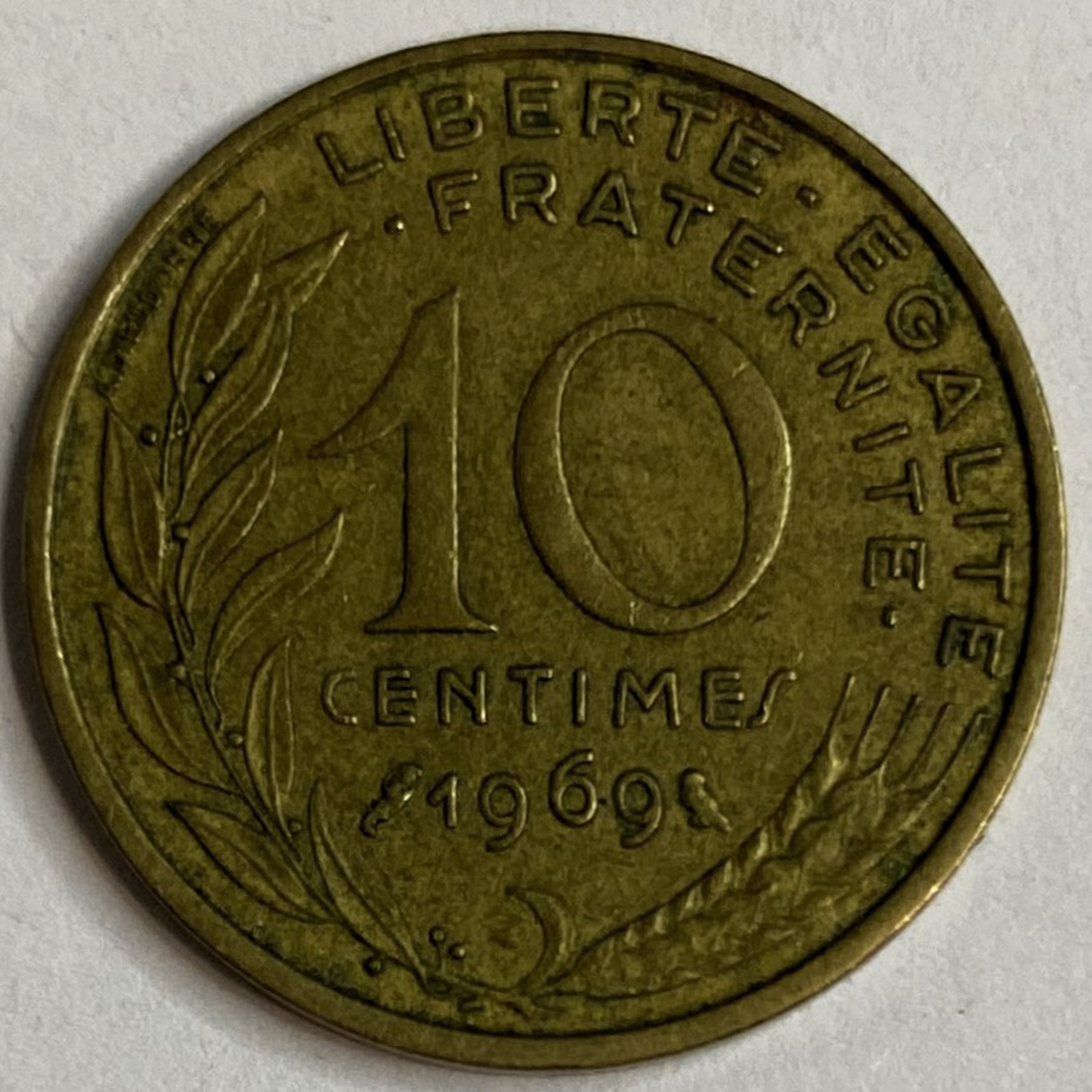 Иностранная монета 10 сантимов Франция 1969 год