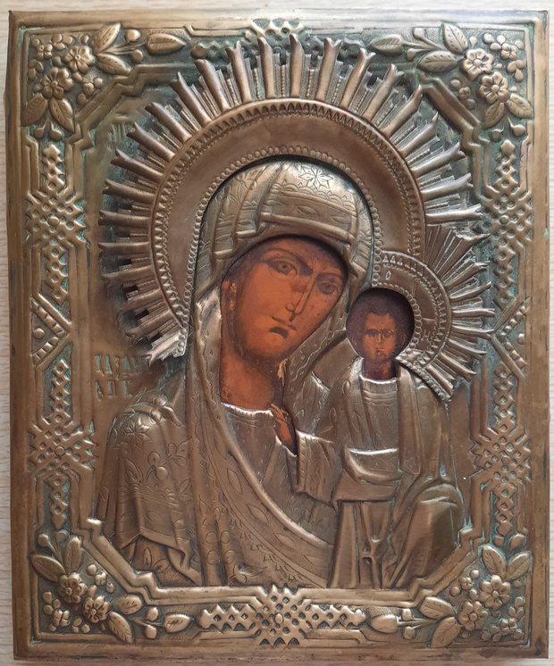 Антикварная Старинная Икона Казанская Пресвятая Богородица в латунном кованом окладе 19 век