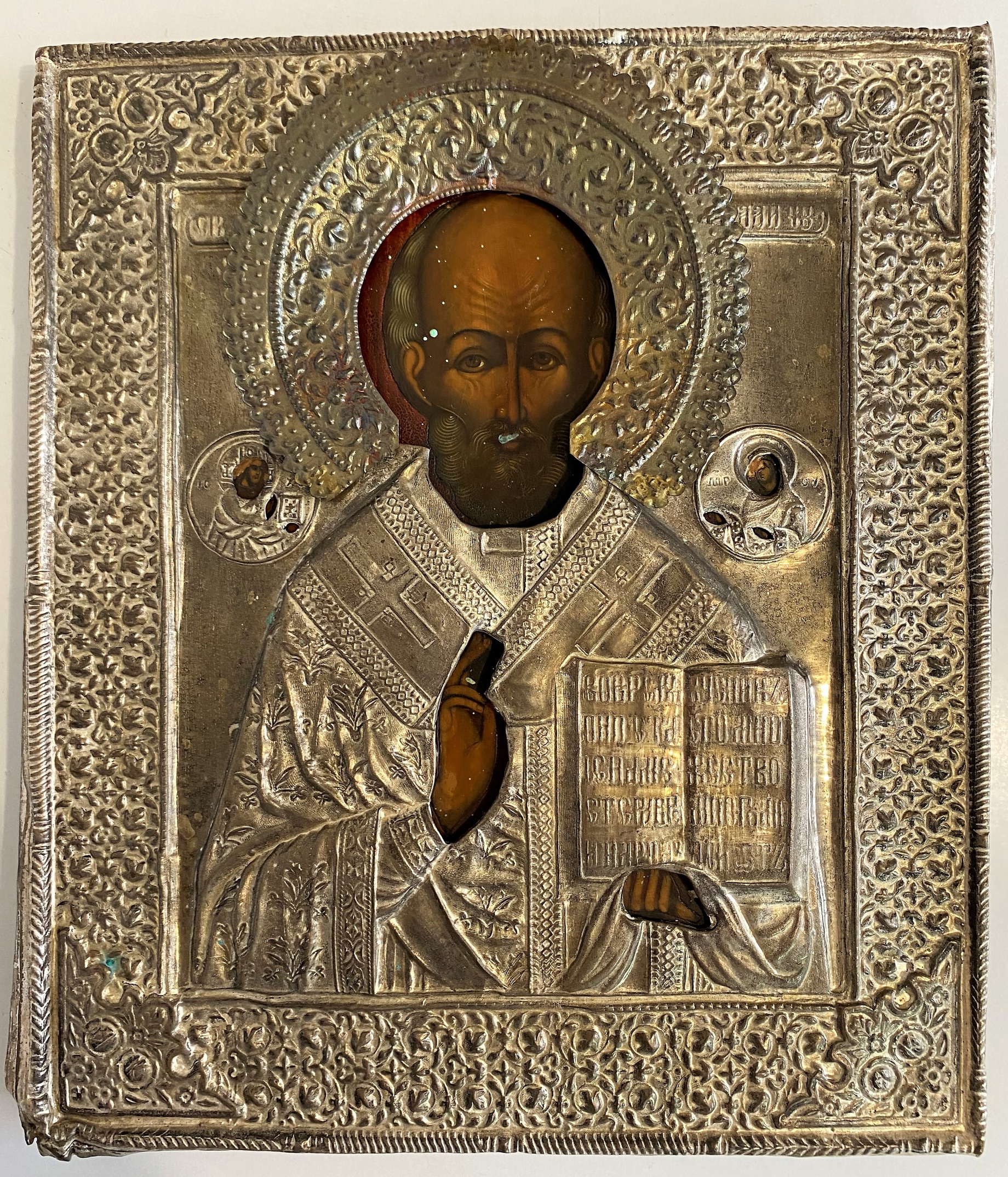 Икона святой Николай в кованом окладе с гречишным орнаментом 19 век