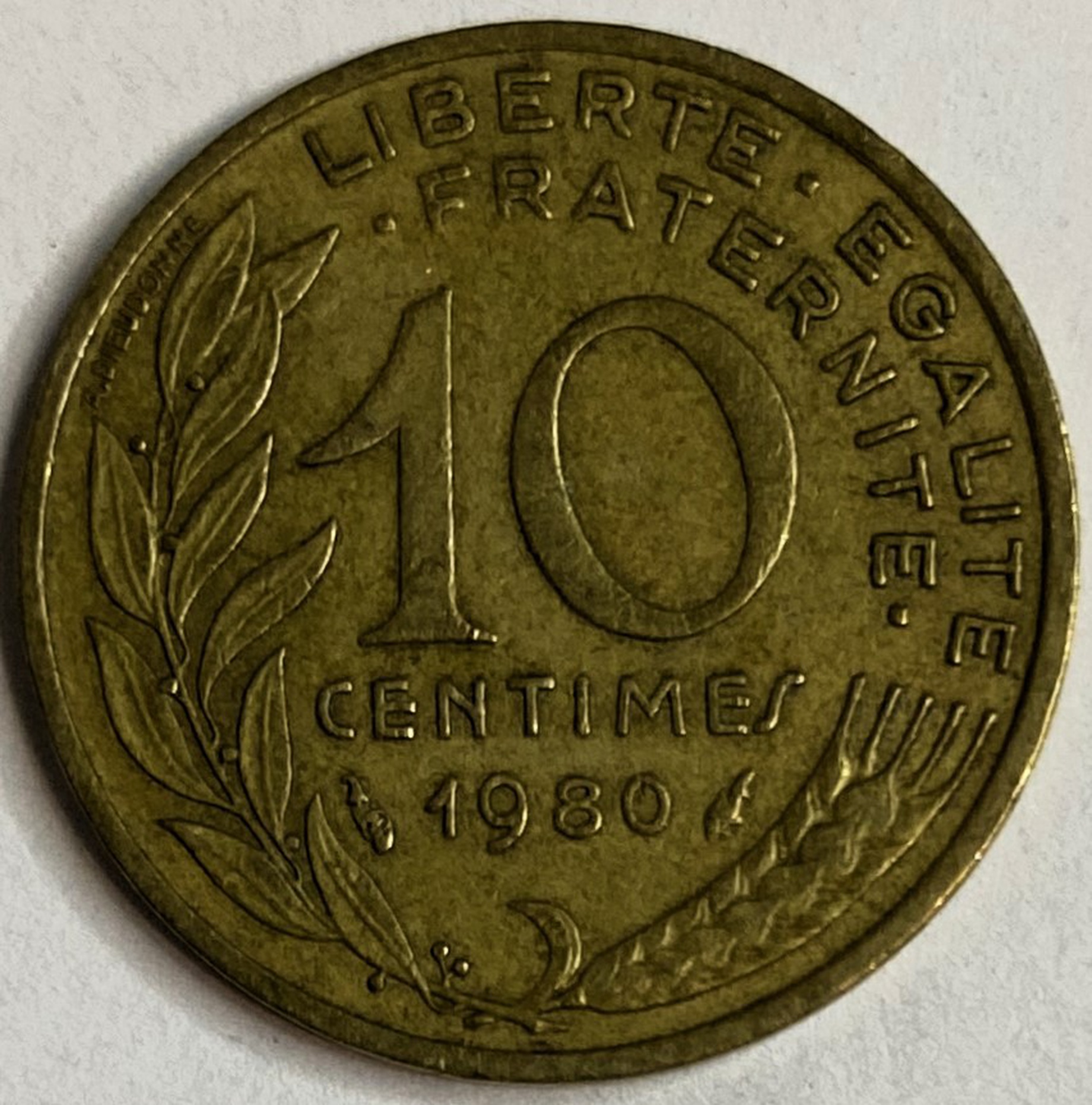 Иностранная монета 10 сантимов Франция 1980 год