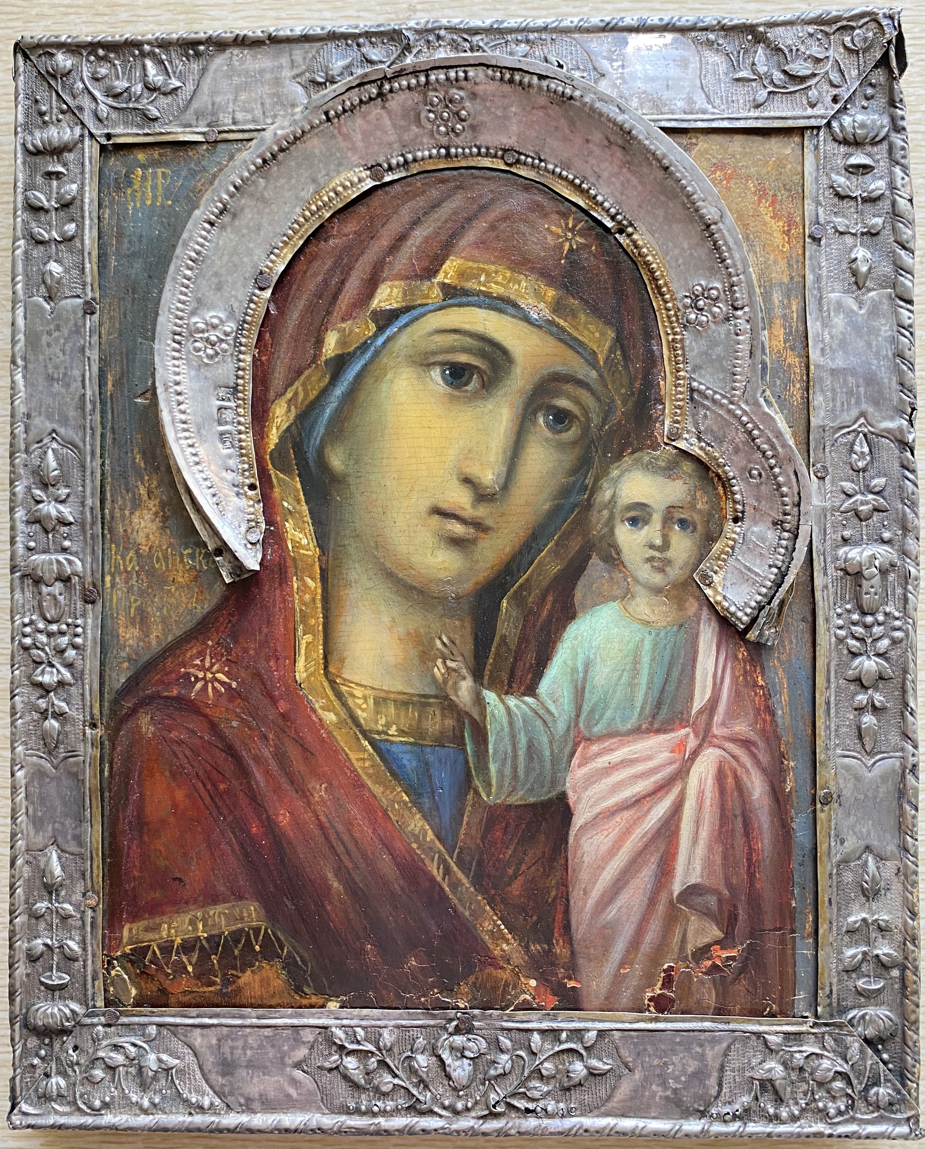 Антикварная старинная икона Казанская Пресвятая Богородица басма серебро 18 век