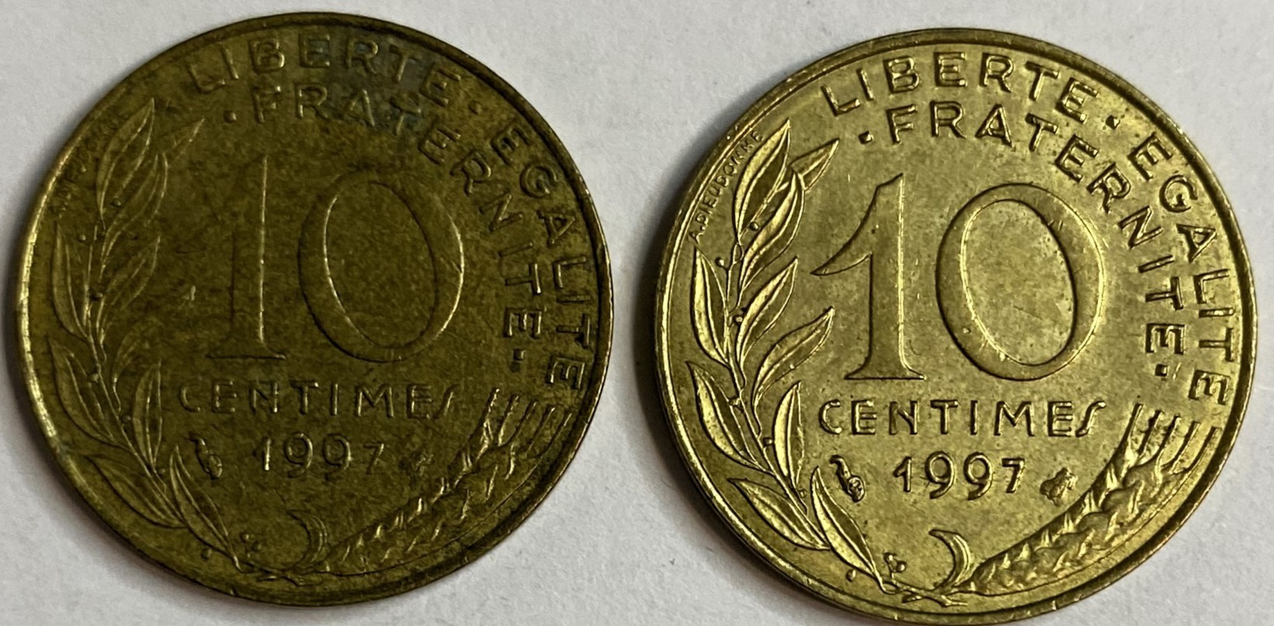 Иностранная монета 10 сантимов Франция 1997 год