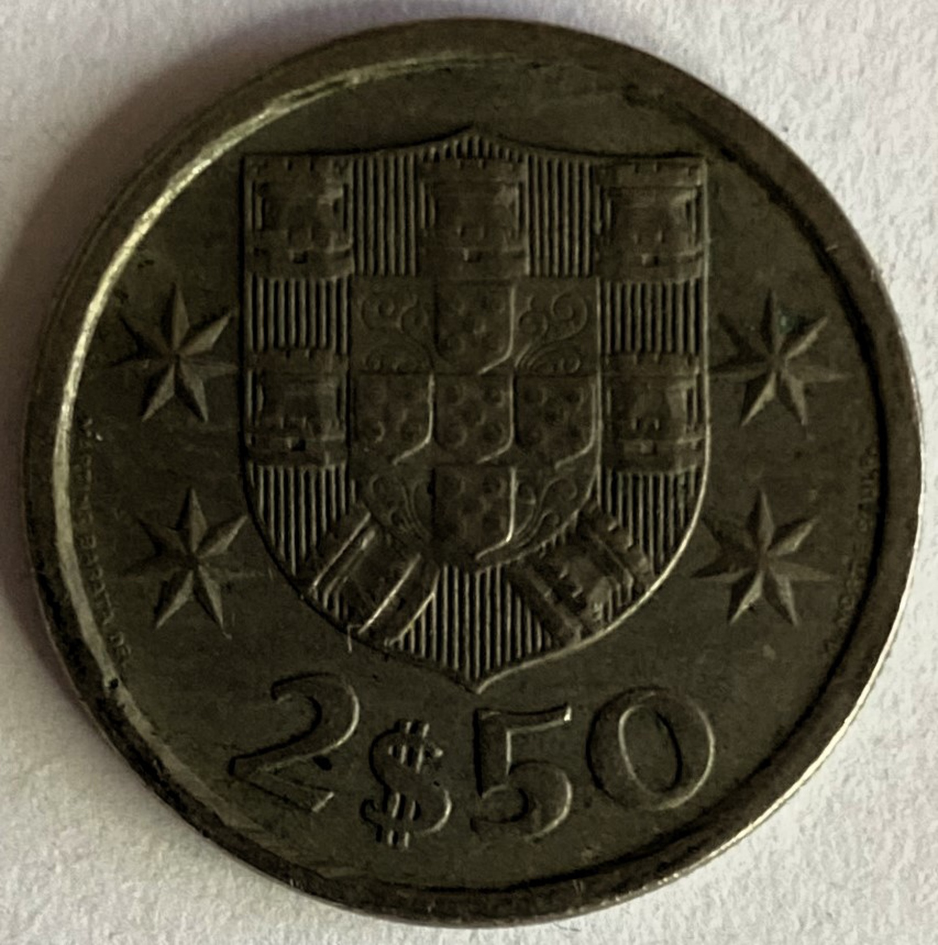 Иностранная монета 2,5 доллара Португалия 1976 год