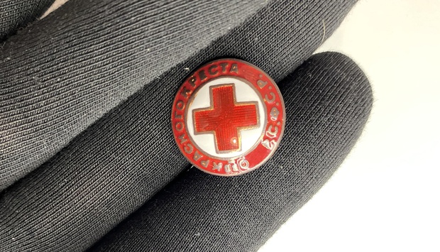 Знак общество красного креста РСФСР винтовой ранний