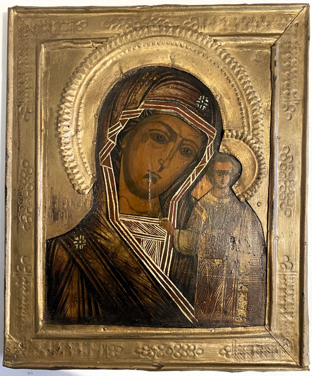 Старинная икона Казанская пресвятая Богородица в басме 19 век