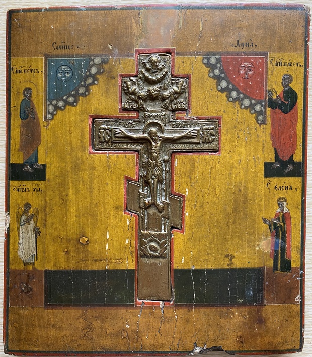 Икона врезка распятие Христово с приписными святыми Петром и Павлом 18 век ставротека