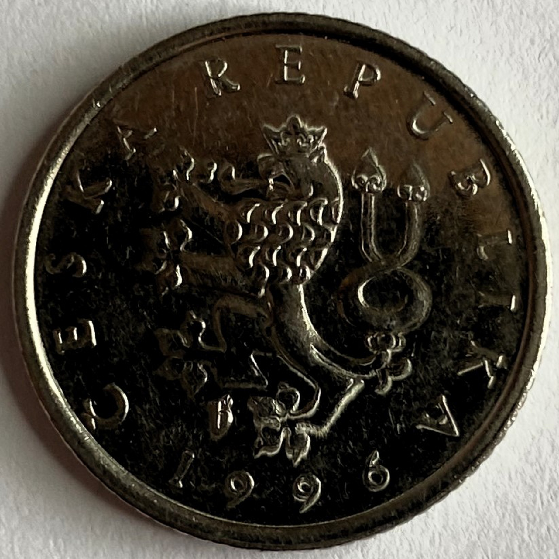 Иностранная монета 1 крона Чехия 1996 год
